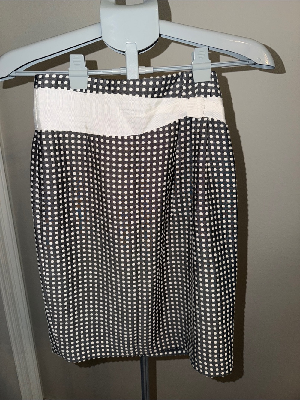 ANTONIO MELANI Gray and White Polka Dot Pencil Skirt